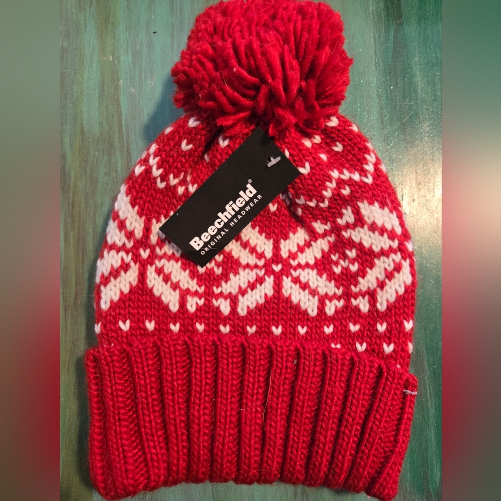 Beechfield, fair isle snowstar beanie with pom pom,one size fits all.red & white